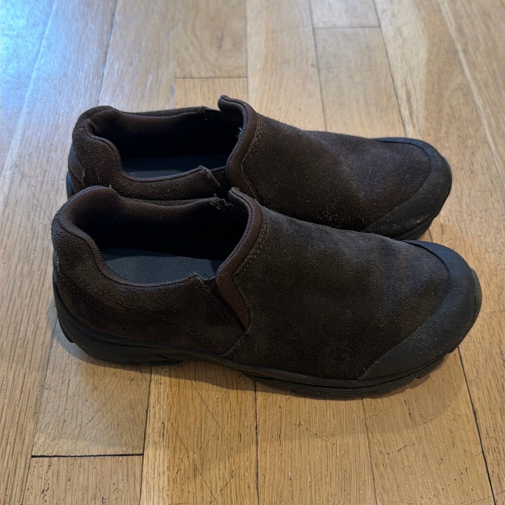 Lands End Youth Kids size 2 Brown Suede Moc Shoes Slip-On Comfort Casual